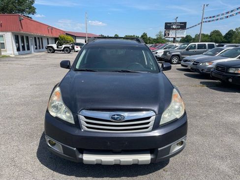 Used 2010 Subaru Outback 2.5i Limited AWD/4WD image 9