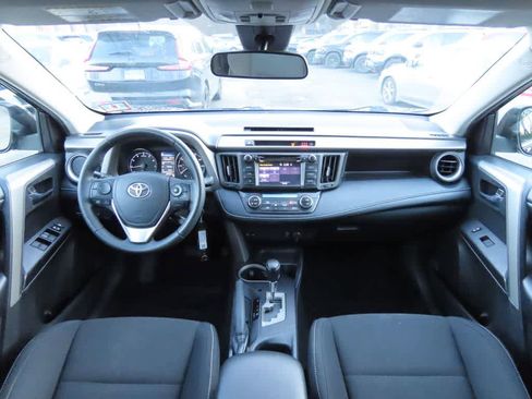 Used 2018 Toyota RAV4 XLE image 18