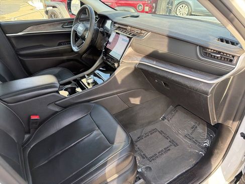 Certified 2023 Jeep Grand Cherokee Limited image 23