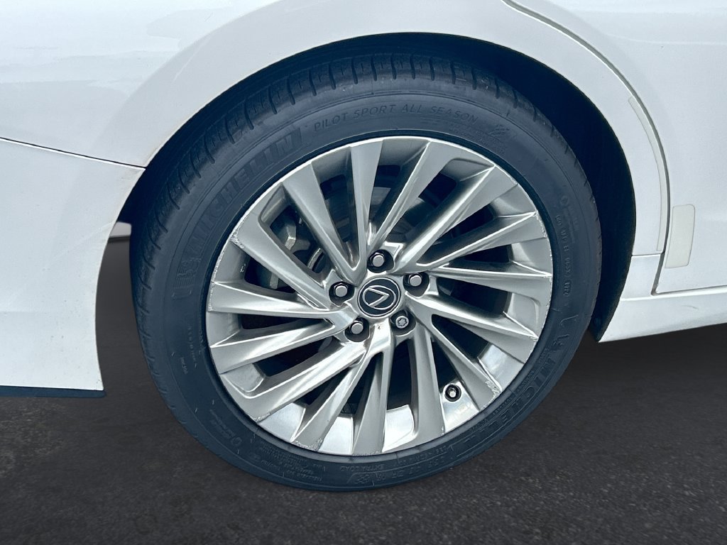 Used 2019 Lexus ES 350 Ultra Luxury FWD image 17