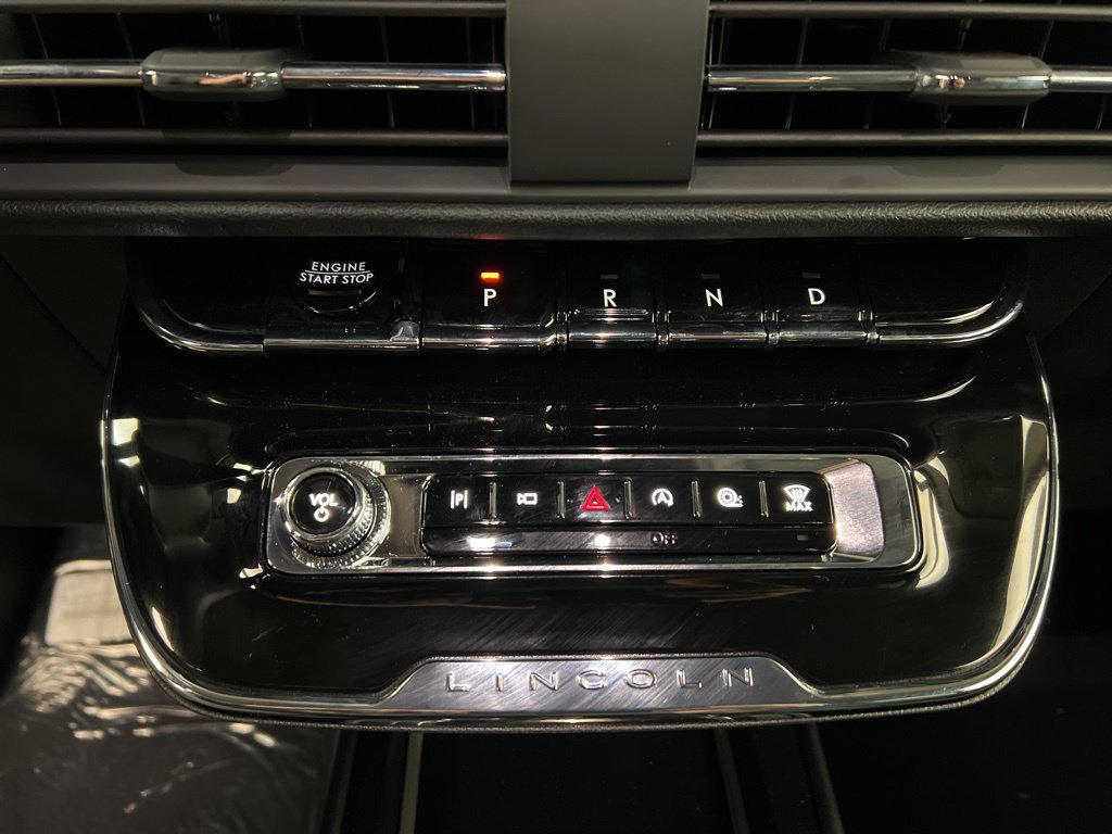 Used 2026 Lincoln Corsair Premiere AWD/4WD image 14