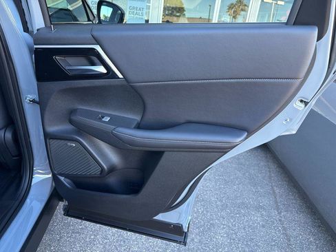 New 2026 Mitsubishi Outlander SE FWD image 31