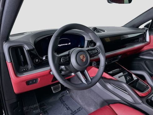 New 2026 Porsche Cayenne S image 4