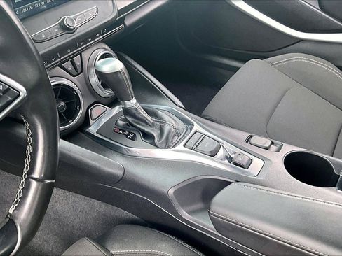 Used 2018 Chevrolet Camaro LT RWD image 16