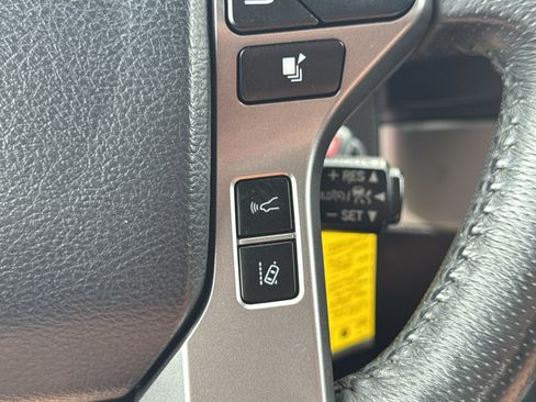 Used 2019 Toyota Tacoma SR5 AWD/4WD image 34