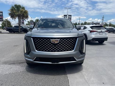Used 2025 Cadillac Escalade ESV Premium Luxury AWD/4WD image 5