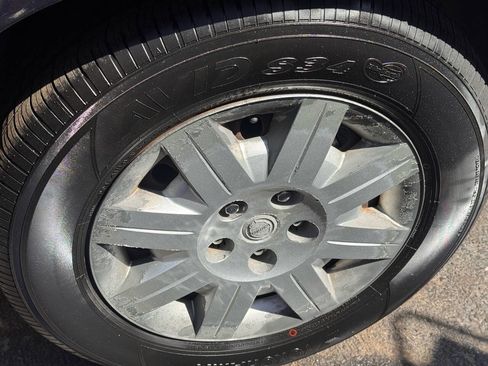 Used 2008 Chrysler Pacifica LX image 9