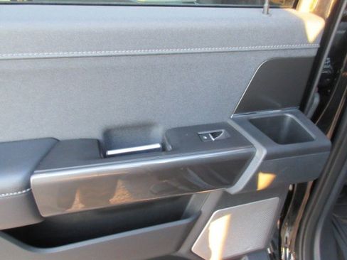 Used 2022 Ford F150 Lariat w/ Equipment Group 502A High AWD/4WD image 21