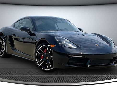 Used 2024 Porsche 718 Cayman S RWD image 3