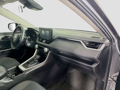 Used 2022 Toyota RAV4 LE image 19