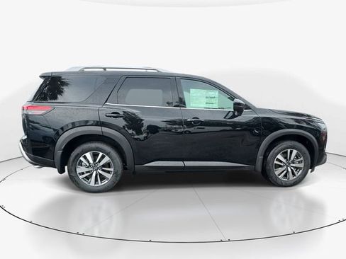 New 2025 Nissan Pathfinder SL w/ Cargo Package image 11
