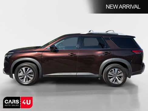 Used 2022 Nissan Pathfinder SL w/ Cargo Package FWD image 4
