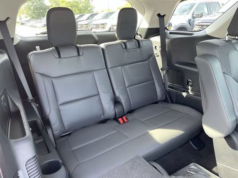 New 2026 Ford Explorer Active w/ Active Comfort Package AWD/4WD image 24