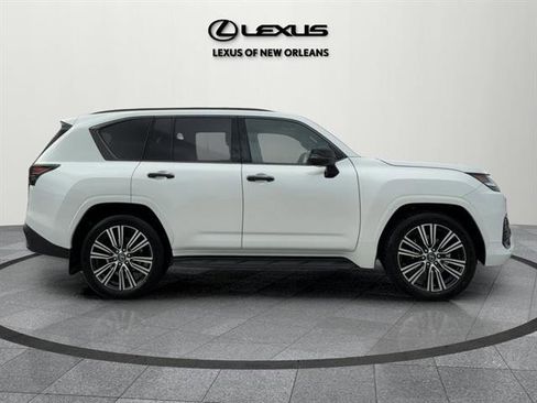 New 2025 Lexus LX 600 4WD w/ Luxury Package image 8