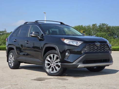 Used 2021 Toyota RAV4 Limited AWD/4WD image 2