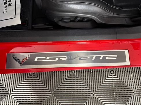 Used 2019 Chevrolet Corvette Stingray Coupe RWD image 14