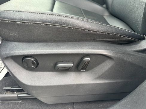 Used 2021 Volkswagen Atlas SE image 18