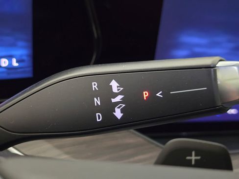 New 2025 Chevrolet Suburban Z71 w/ Z71 Off-Road Package image 16