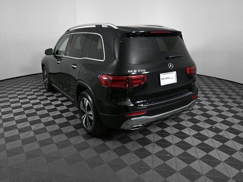 Used 2025 Mercedes-Benz GLB 250 image 4