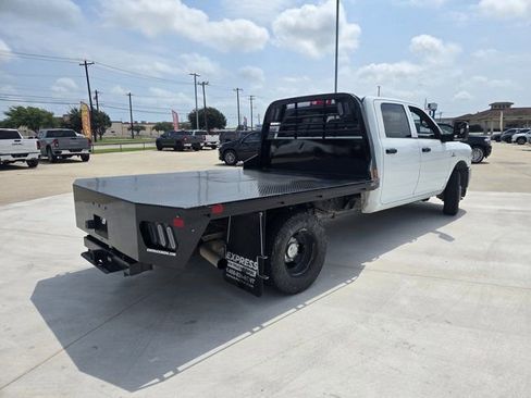 Used 2024 RAM 3500 Tradesman w/ Chrome Appearance Group AWD/4WD image 3