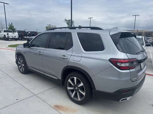 Used 2024 Honda Pilot Elite image 5