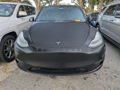 Used 2022 Tesla Model Y Long Range image 2