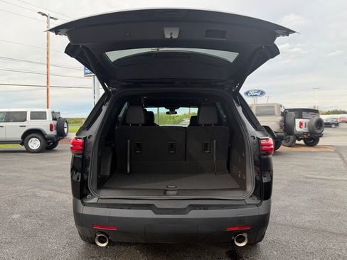 Used 2023 Chevrolet Traverse LT w/ Midnight/Sport Edition AWD/4WD image 5