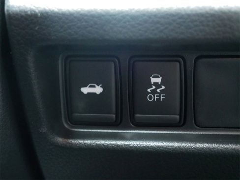 Used 2018 Nissan Altima 2.5 SV image 16