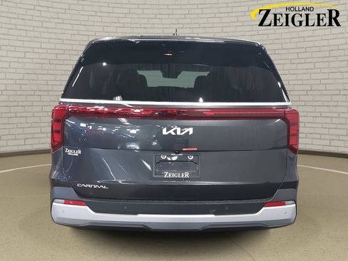 New 2026 Kia Carnival LXS image 6