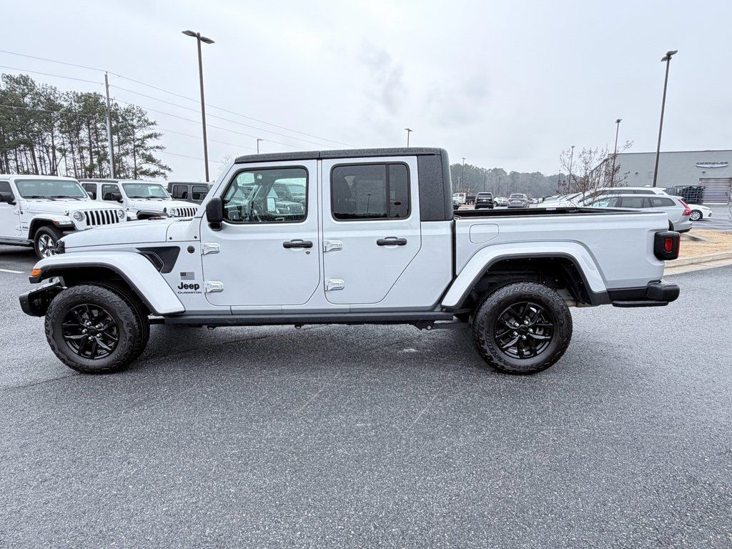 Used 2023 Jeep Gladiator Sport AWD/4WD image 5
