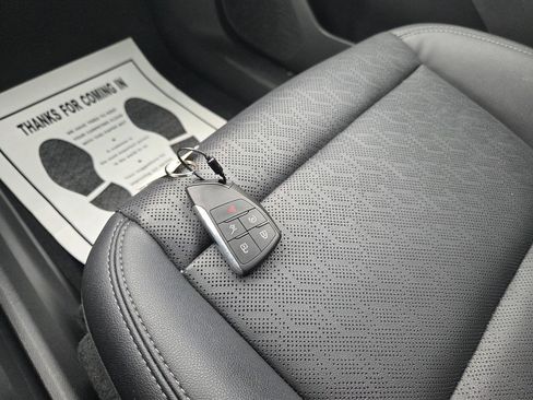 Used 2025 Chevrolet Equinox LT w/ Convenience Package II image 16