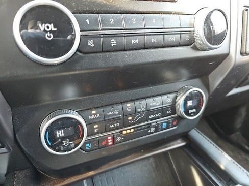 Used 2021 Ford Expedition Platinum image 24