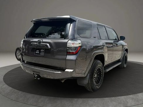 Used 2021 Toyota 4Runner SR5 AWD/4WD image 4