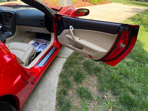 Used 2010 Chevrolet Corvette Grand Sport w/ Preferred Equipment Group image 57