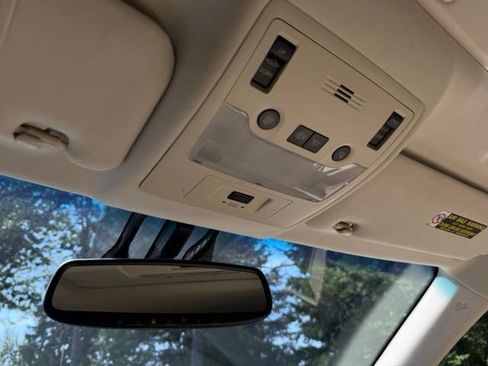 Used 2013 Lexus ES 300h w/ Luxury Pkg FWD image 38