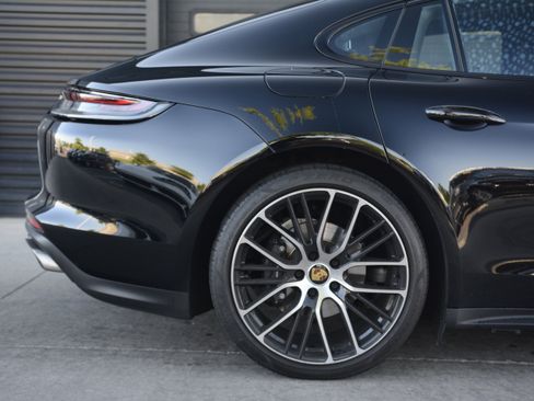 Certified 2023 Porsche Panamera image 41
