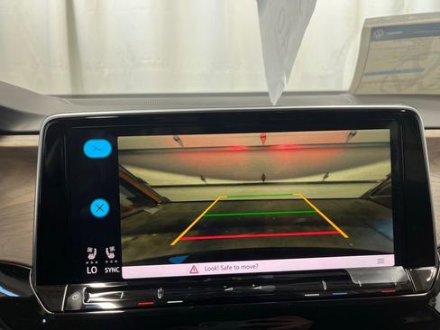 New 2026 Volkswagen Atlas SE image 17