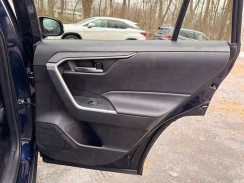 Used 2022 Toyota RAV4 XLE w/ Convenience Package image 12