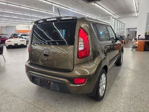 Used 2012 Kia Soul + w/ Audio Pkg FWD image 5