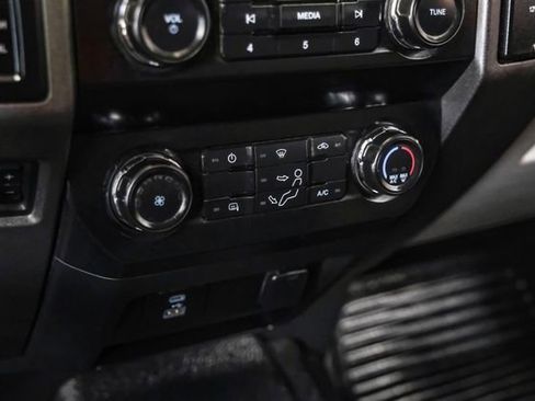 Used 2022 Ford F250 XL w/ Power Equipment Group image 23