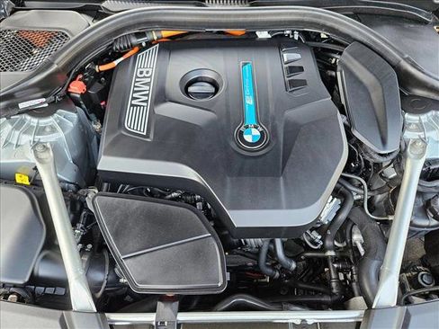 Used 2018 BMW 530e xDrive image 23