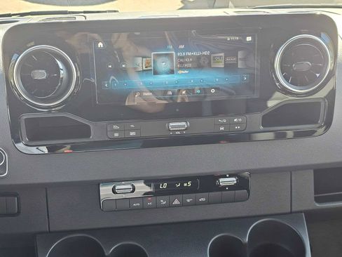 Used 2024 Mercedes-Benz Sprinter 3500 image 28
