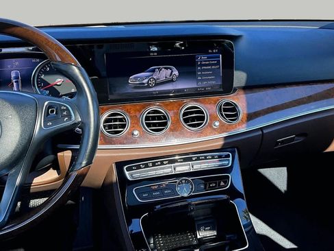 Used 2017 Mercedes-Benz E 400 4MATIC Wagon image 7