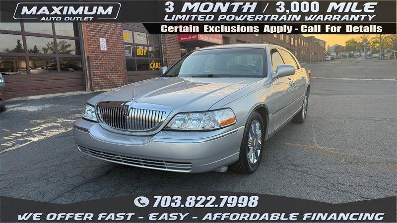 Used 2004 Lincoln Town Car Ultimate RWD image 1