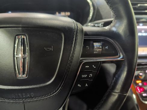 Used 2017 Lincoln Continental Select AWD/4WD image 25