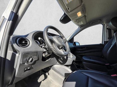 Used 2018 Mercedes-Benz Metris image 10