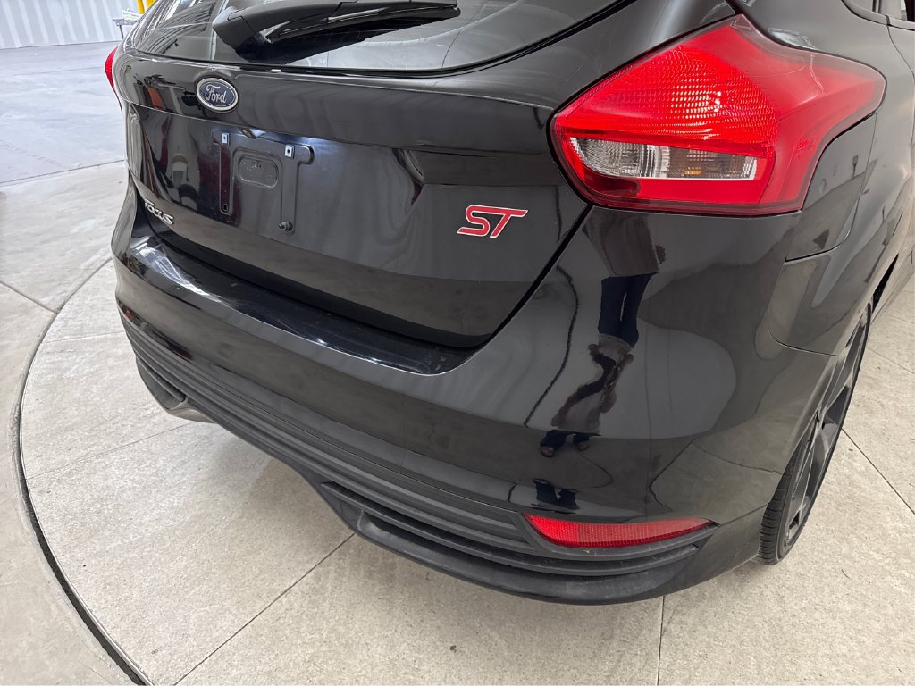 Used 2017 Ford Focus ST FWD image 25