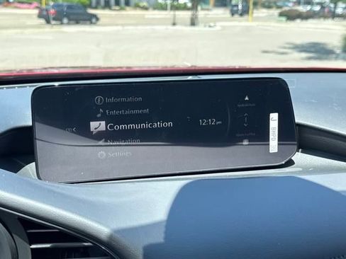 New 2025 MAZDA MAZDA3 Hatchback w/Premium Plus Pkg image 12