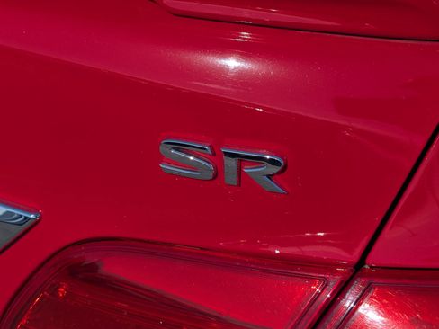 Used 2017 Nissan Sentra SR w/ SR Premium Technology Package image 10