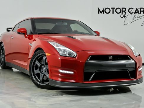 Used 2015 Nissan GT-R Black Edition image 1